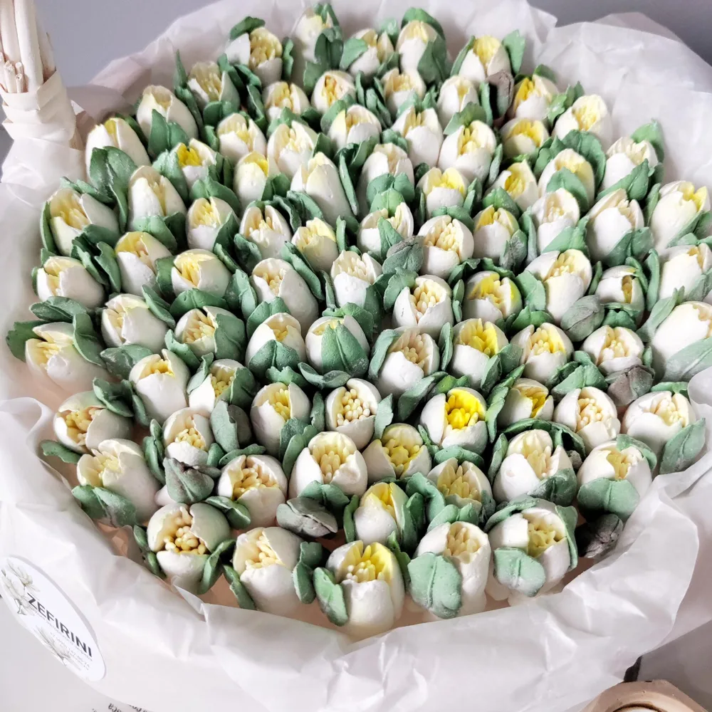 Корзина с зефирными подснежниками, 27 см