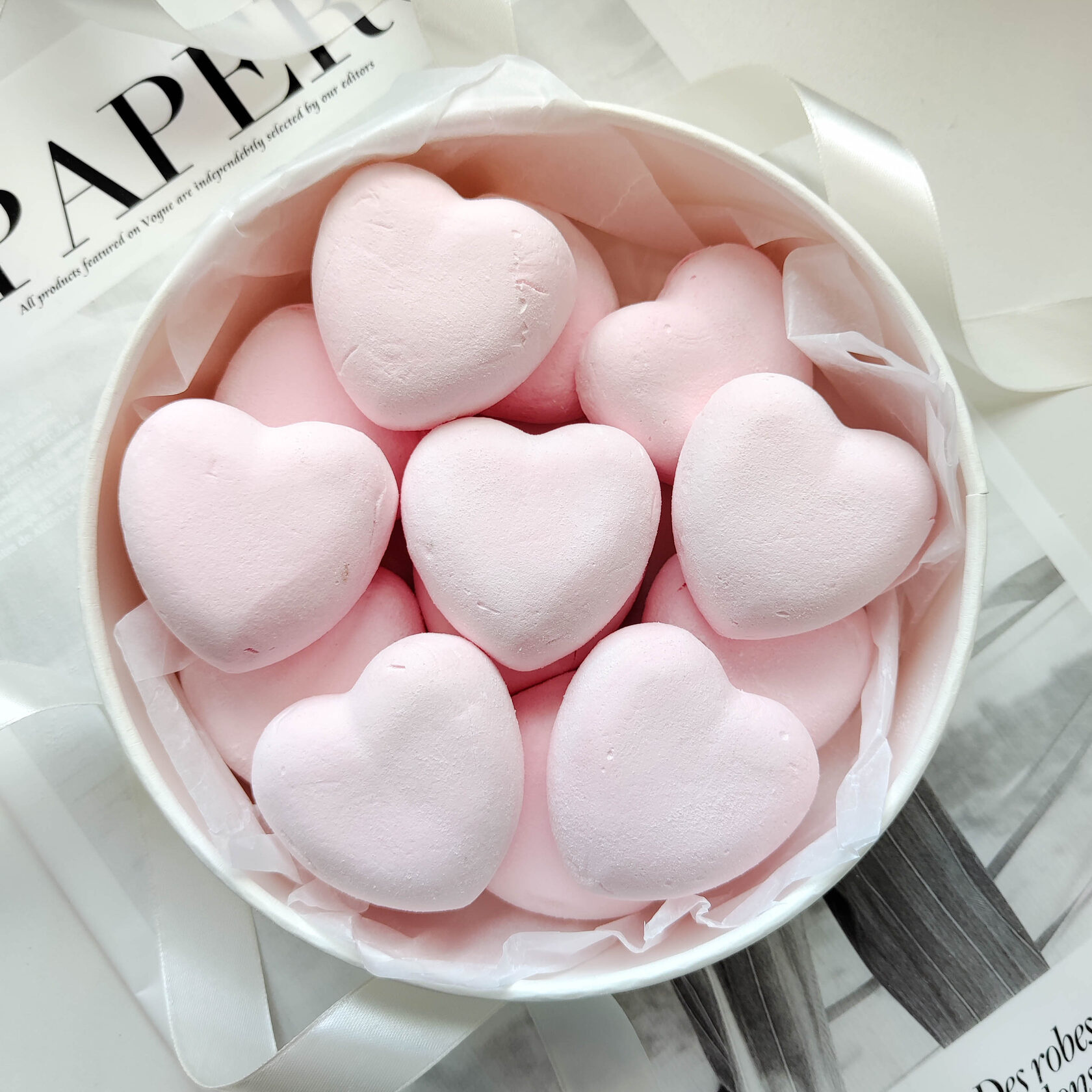 Шляпная коробка с зефирными сердечками, 21 см