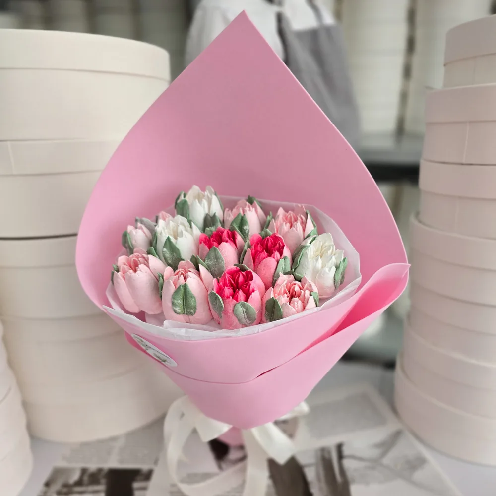 Букет из зефирных тюльпанов 20*14см