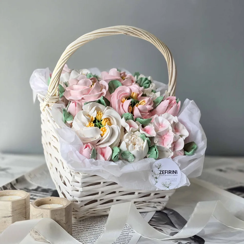 Корзина с цветами из зефира 27*22см