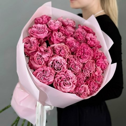 25 пионовидных роз