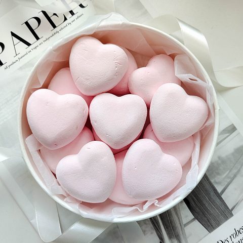 Шляпная коробка с зефирными сердечками, 21 см